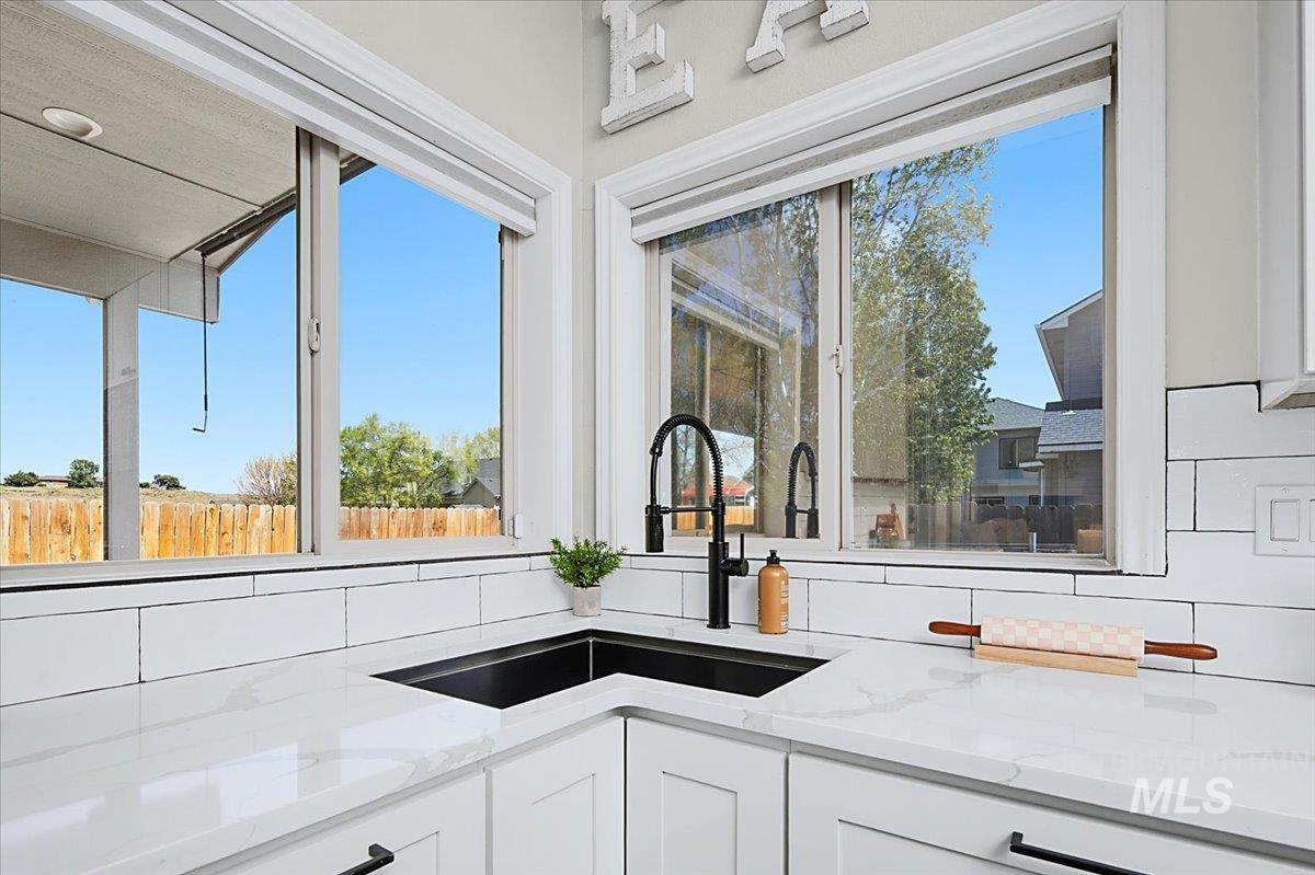 406 Triumph Drive, Middleton, Idaho 83644, 4 Bedrooms, 3.5 Bathrooms, Residential For Sale, Price $595,500,MLS 98983856