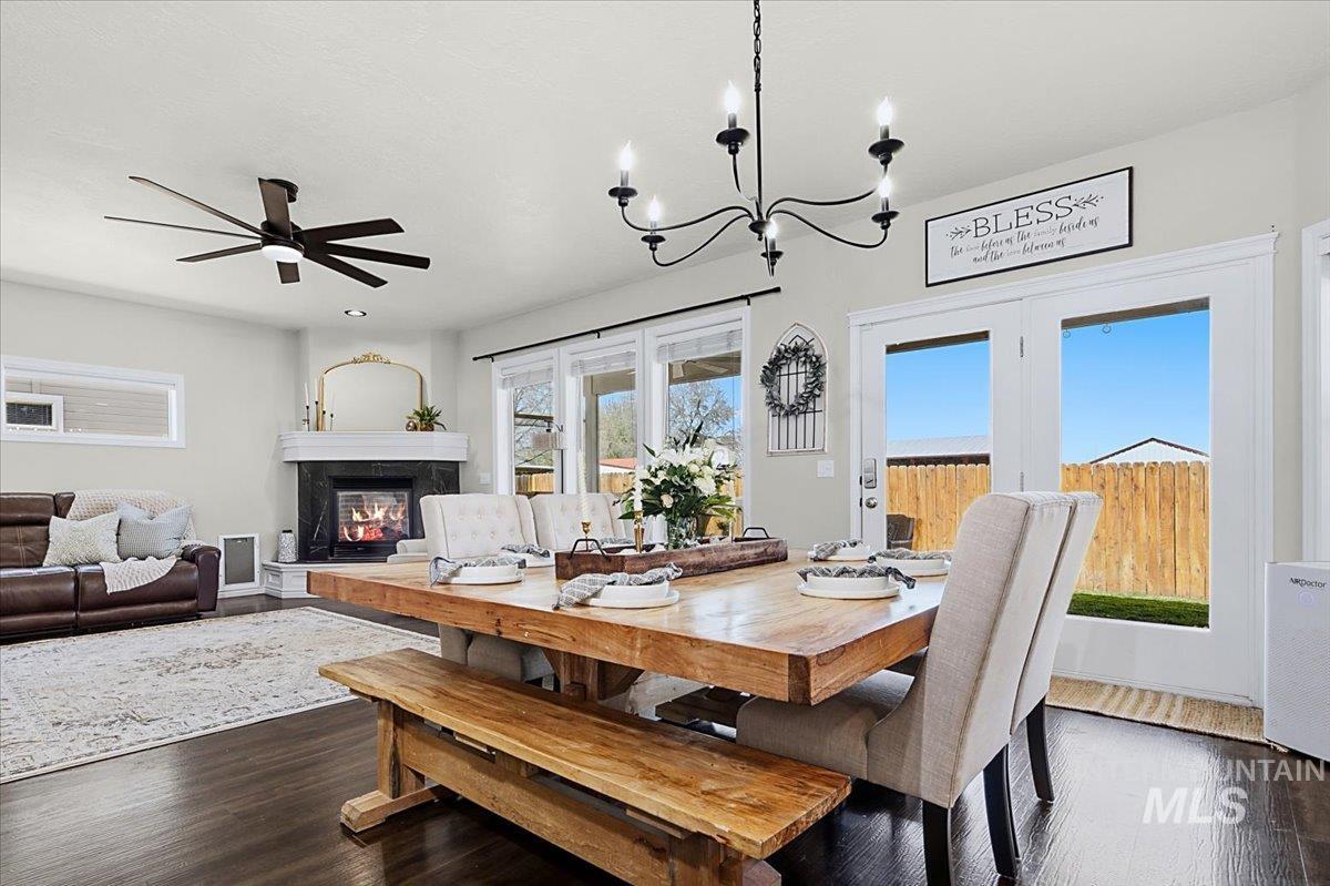 406 Triumph Drive, Middleton, Idaho 83644, 4 Bedrooms, 3.5 Bathrooms, Residential For Sale, Price $595,500,MLS 98983856