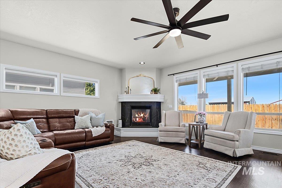 406 Triumph Drive, Middleton, Idaho 83644, 4 Bedrooms, 3.5 Bathrooms, Residential For Sale, Price $595,500,MLS 98983856