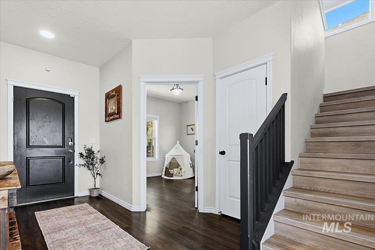 406 Triumph Drive, Middleton, Idaho 83644, 4 Bedrooms, 3.5 Bathrooms, Residential For Sale, Price $595,500,MLS 98983856