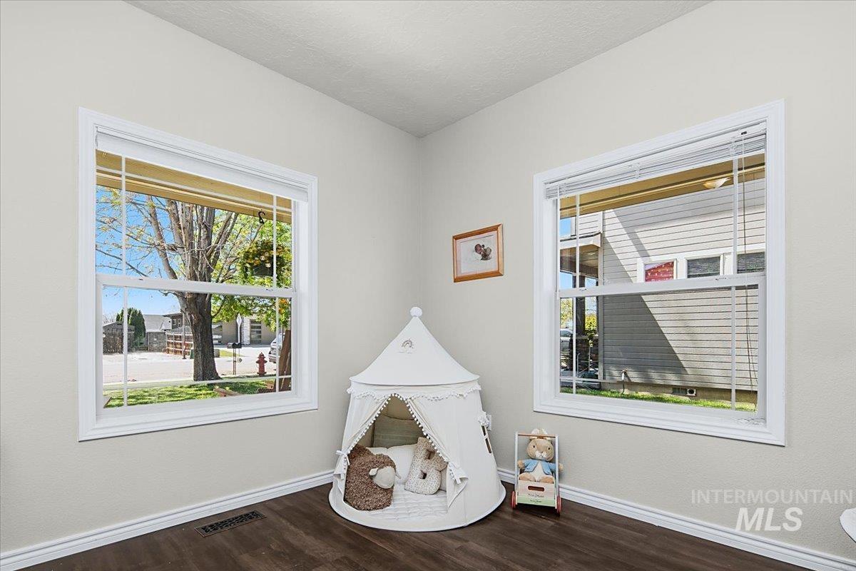 406 Triumph Drive, Middleton, Idaho 83644, 4 Bedrooms, 3.5 Bathrooms, Residential For Sale, Price $595,500,MLS 98983856