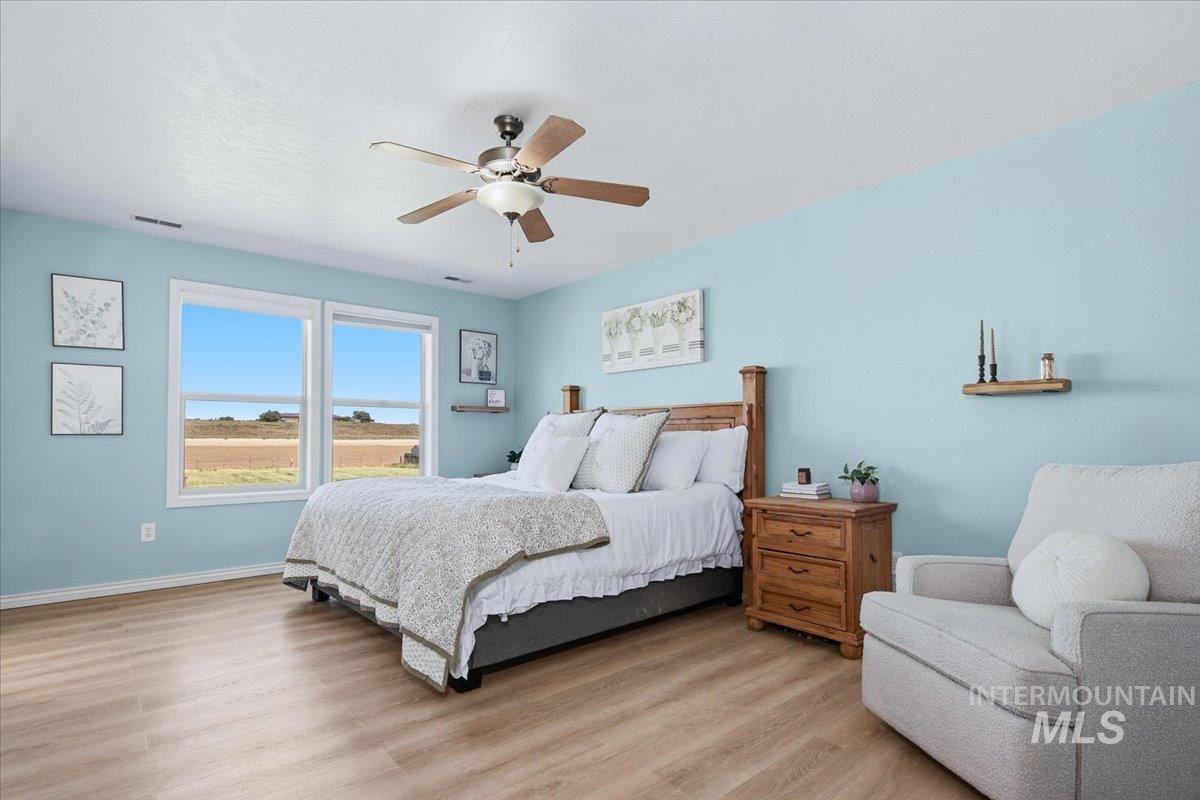 406 Triumph Drive, Middleton, Idaho 83644, 4 Bedrooms, 3.5 Bathrooms, Residential For Sale, Price $595,500,MLS 98983856