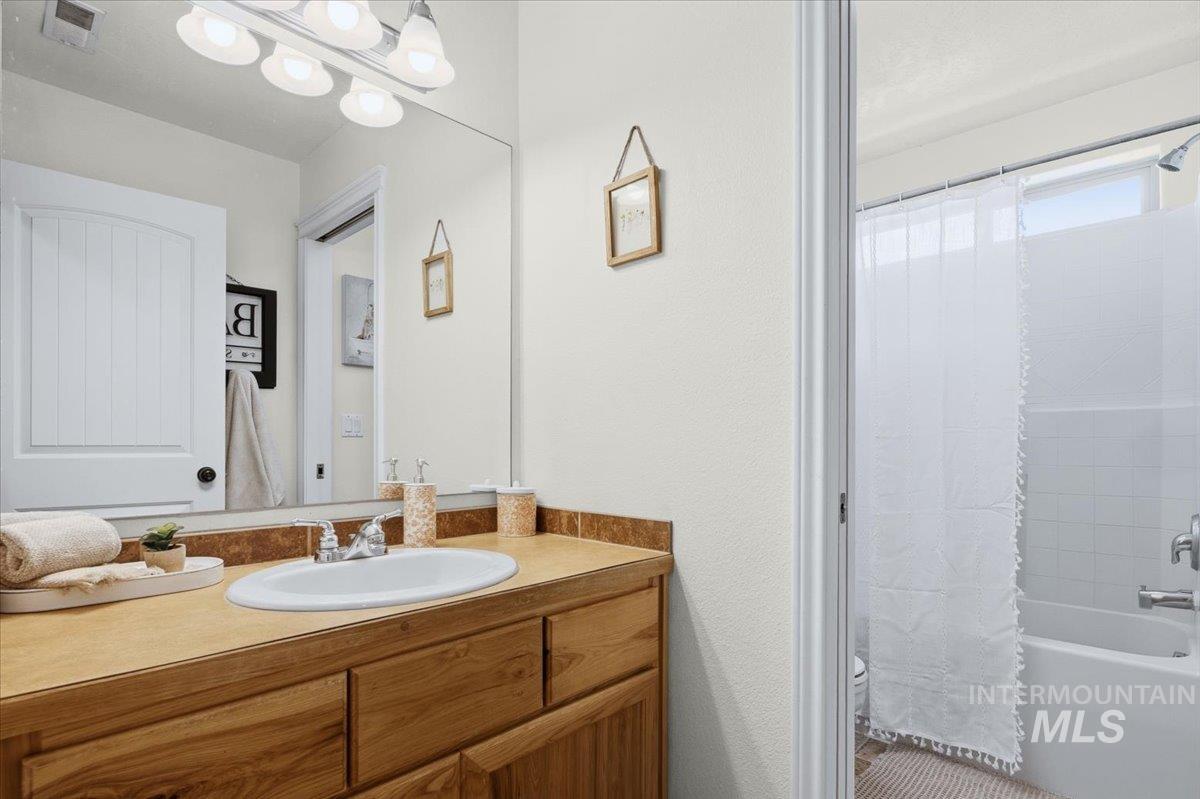 406 Triumph Drive, Middleton, Idaho 83644, 4 Bedrooms, 3.5 Bathrooms, Residential For Sale, Price $595,500,MLS 98983856