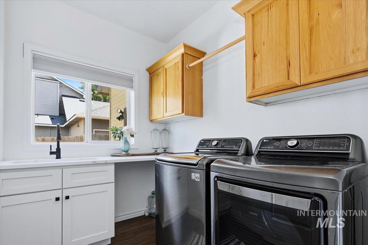 406 Triumph Drive, Middleton, Idaho 83644, 4 Bedrooms, 3.5 Bathrooms, Residential For Sale, Price $595,500,MLS 98983856