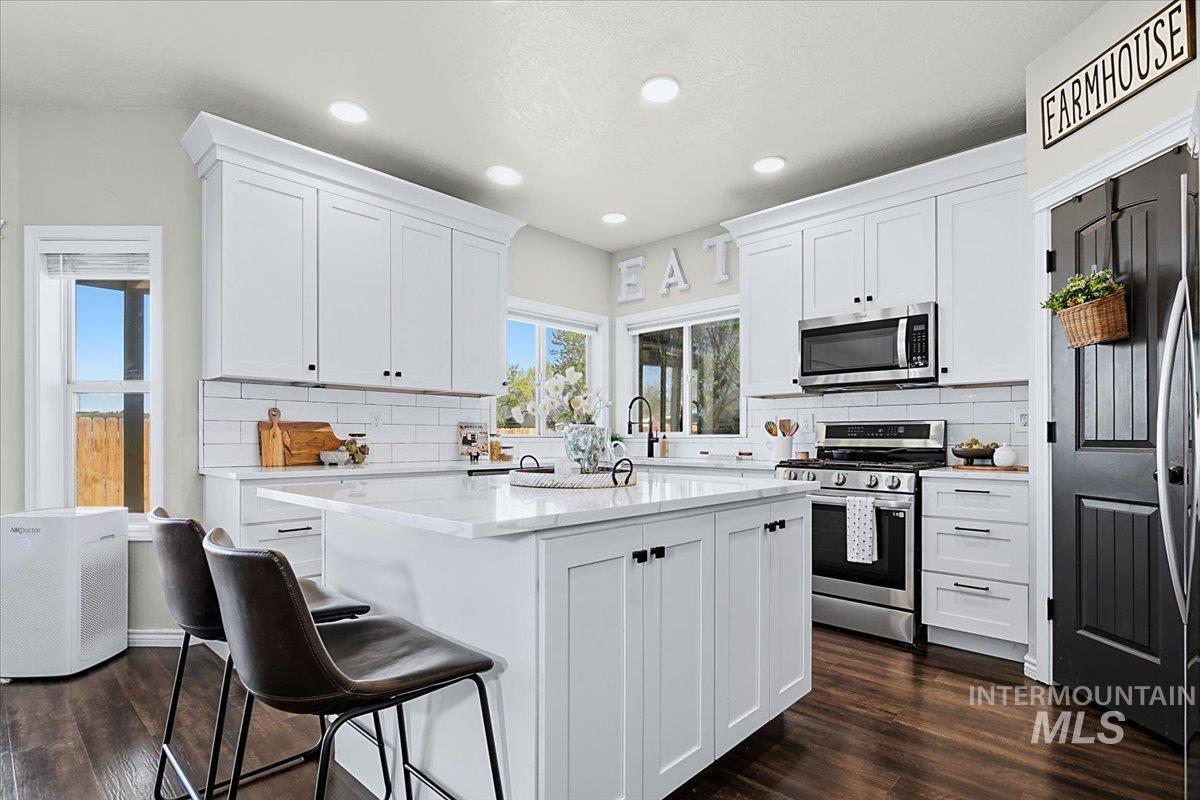 406 Triumph Drive, Middleton, Idaho 83644, 4 Bedrooms, 3.5 Bathrooms, Residential For Sale, Price $595,500,MLS 98983856