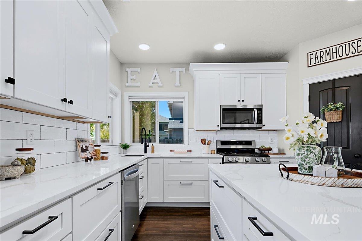 406 Triumph Drive, Middleton, Idaho 83644, 4 Bedrooms, 3.5 Bathrooms, Residential For Sale, Price $595,500,MLS 98983856