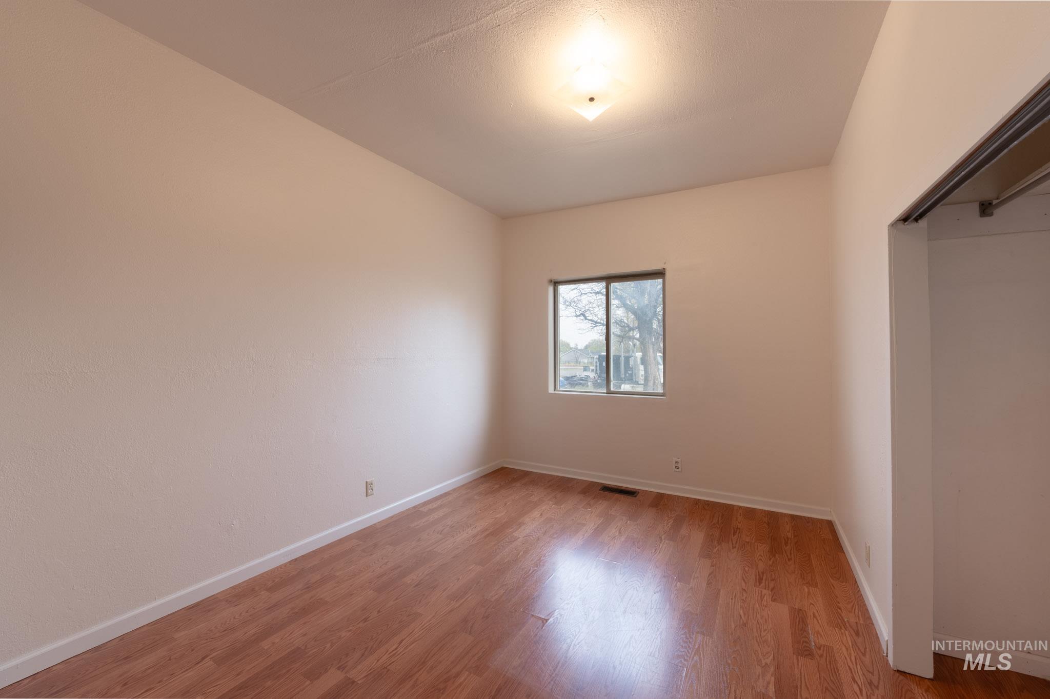 1410 S St, Heyburn, Idaho 83336, 3 Bedrooms, 1 Bathroom, Residential For Sale, Price $210,000, 98983857