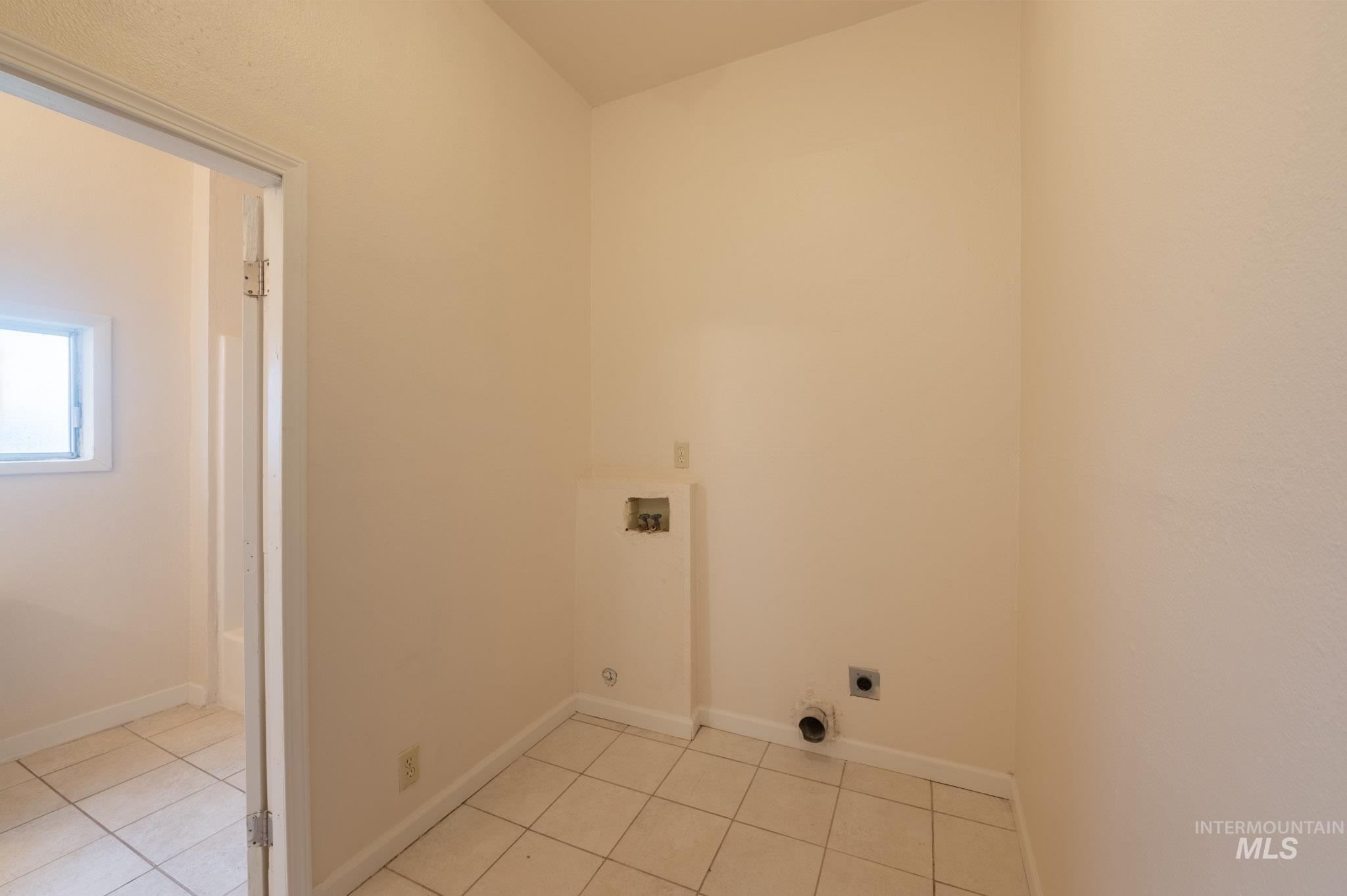 1410 S St, Heyburn, Idaho 83336, 3 Bedrooms, 1 Bathroom, Residential For Sale, Price $210,000, 98983857