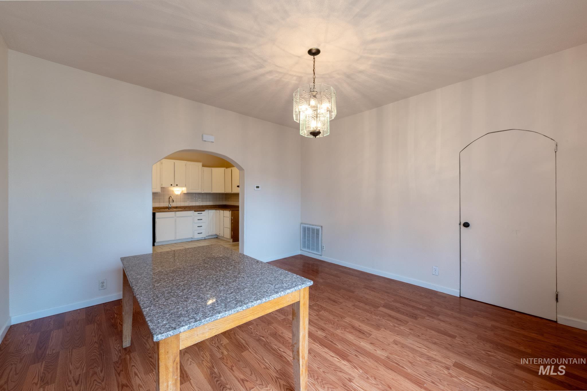 1410 S St, Heyburn, Idaho 83336, 3 Bedrooms, 1 Bathroom, Residential For Sale, Price $210,000, 98983857