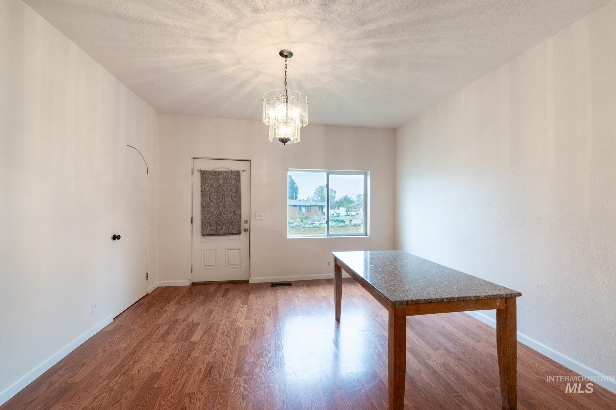 1410 S St, Heyburn, Idaho 83336, 3 Bedrooms, 1 Bathroom, Residential For Sale, Price $210,000, 98983857