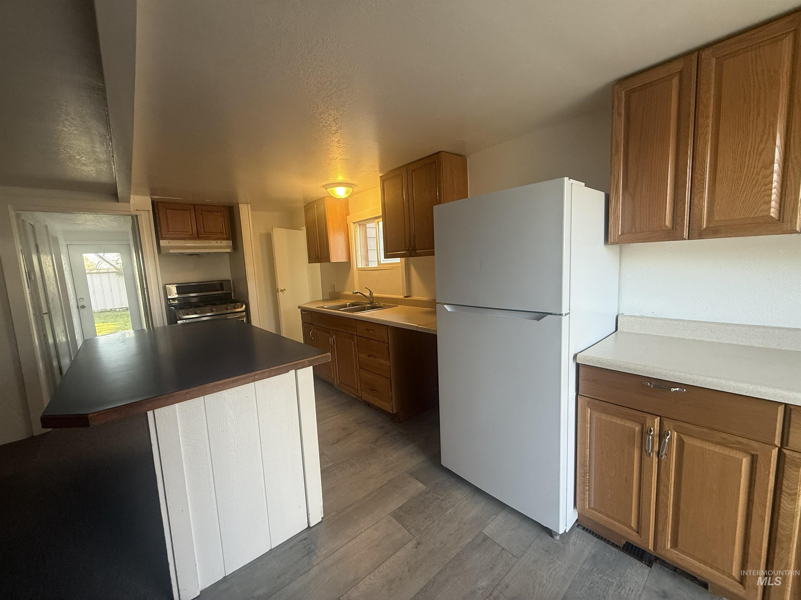 515 W C Street, Shoshone, Idaho 83352, 2 Bedrooms, 2 Bathrooms, Residential For Sale, Price $330,000, 98983860