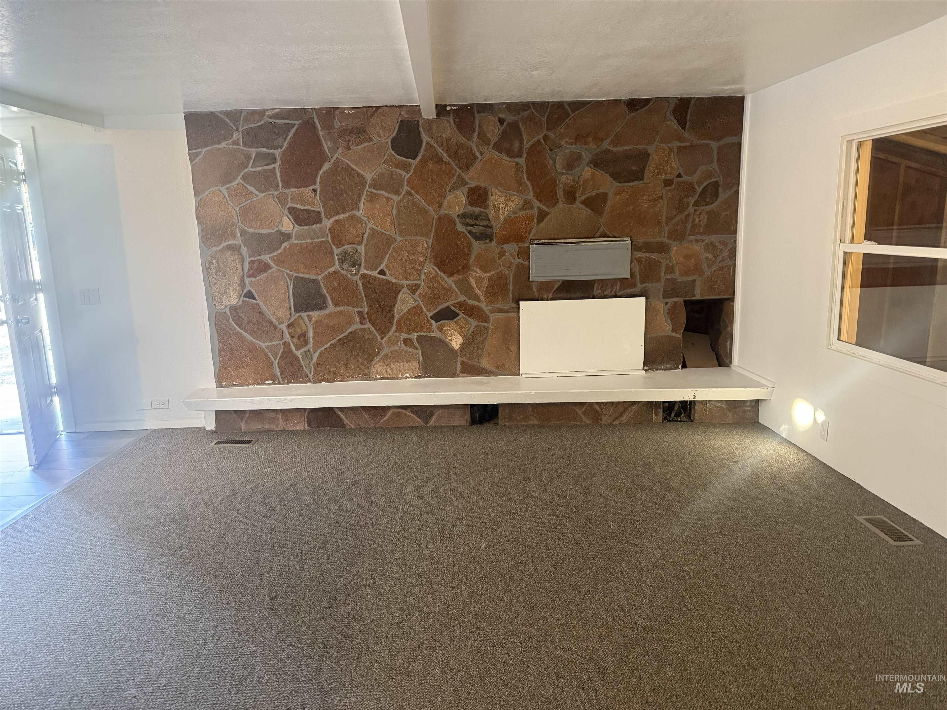 515 W C Street, Shoshone, Idaho 83352, 2 Bedrooms, 2 Bathrooms, Residential For Sale, Price $330,000, 98983860