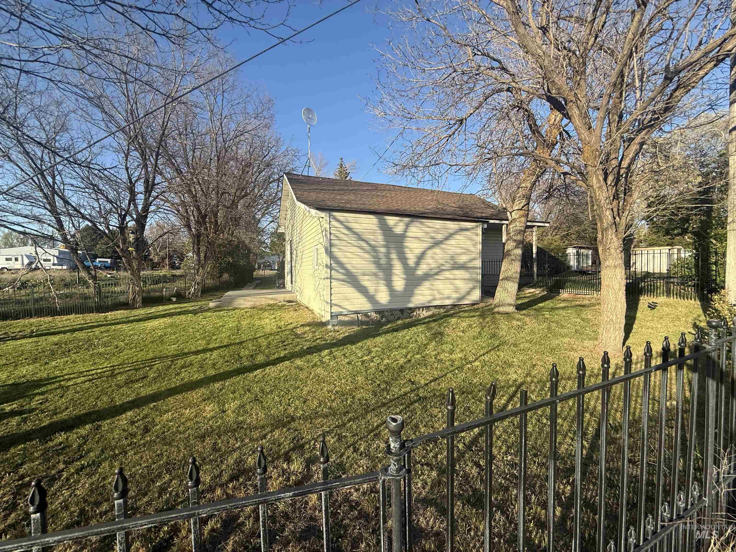 515 W C Street, Shoshone, Idaho 83352, 2 Bedrooms, 2 Bathrooms, Residential For Sale, Price $330,000, 98983860