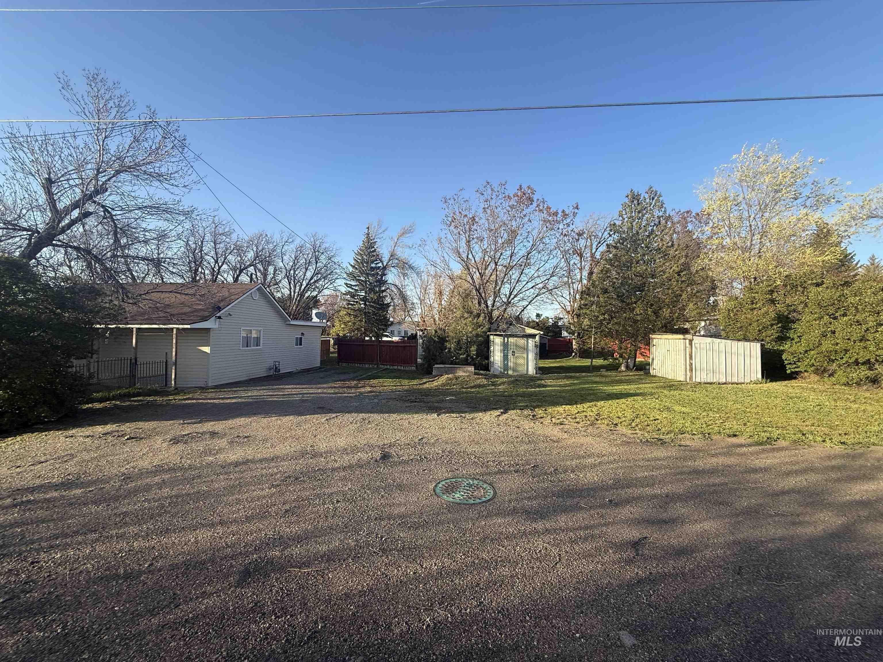 515 W C Street, Shoshone, Idaho 83352, 2 Bedrooms, 2 Bathrooms, Residential For Sale, Price $330,000, 98983860