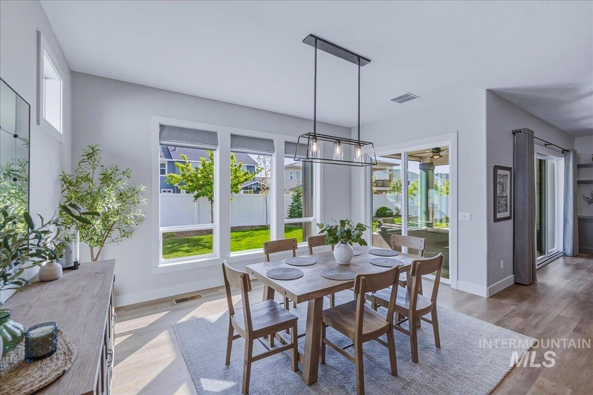 8033 W Sparks Lake Dr, Boise, Idaho 83714, 4 Bedrooms, 2.5 Bathrooms, Residential For Sale, Price $1,040,000,MLS 98983862