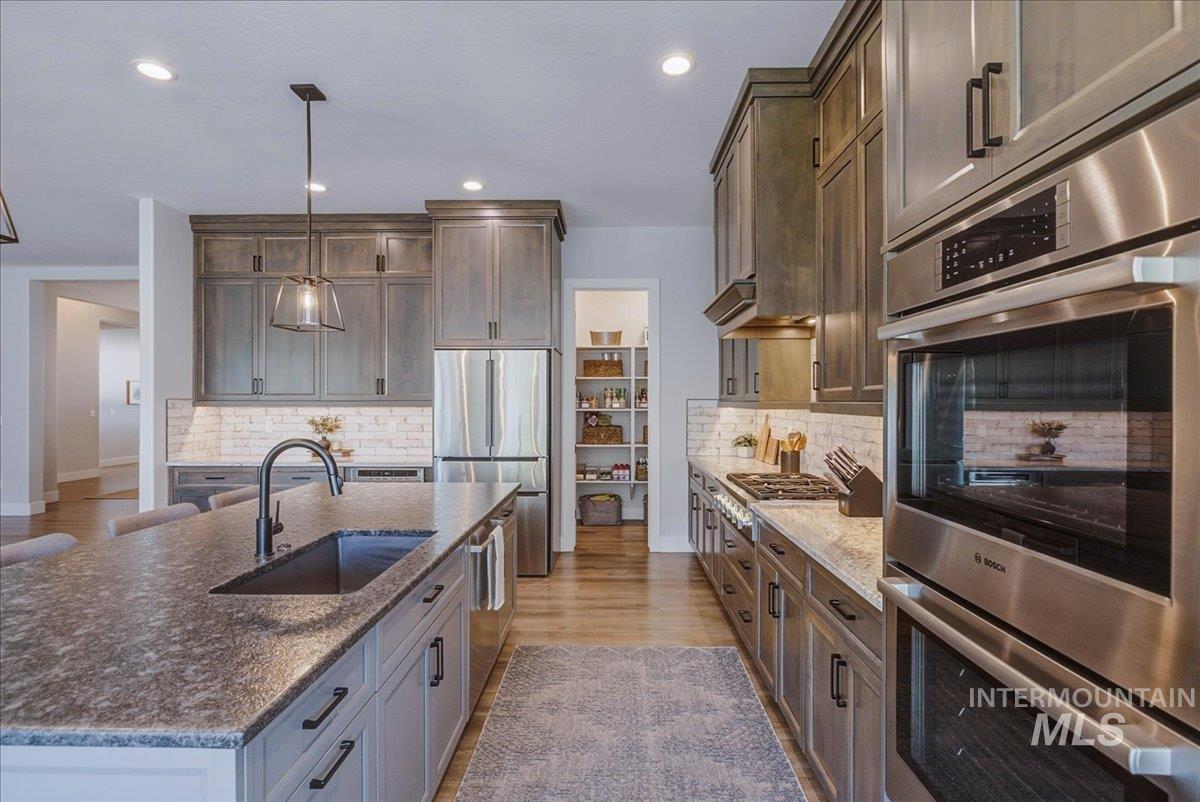 8033 W Sparks Lake Dr, Boise, Idaho 83714, 4 Bedrooms, 2.5 Bathrooms, Residential For Sale, Price $1,040,000,MLS 98983862