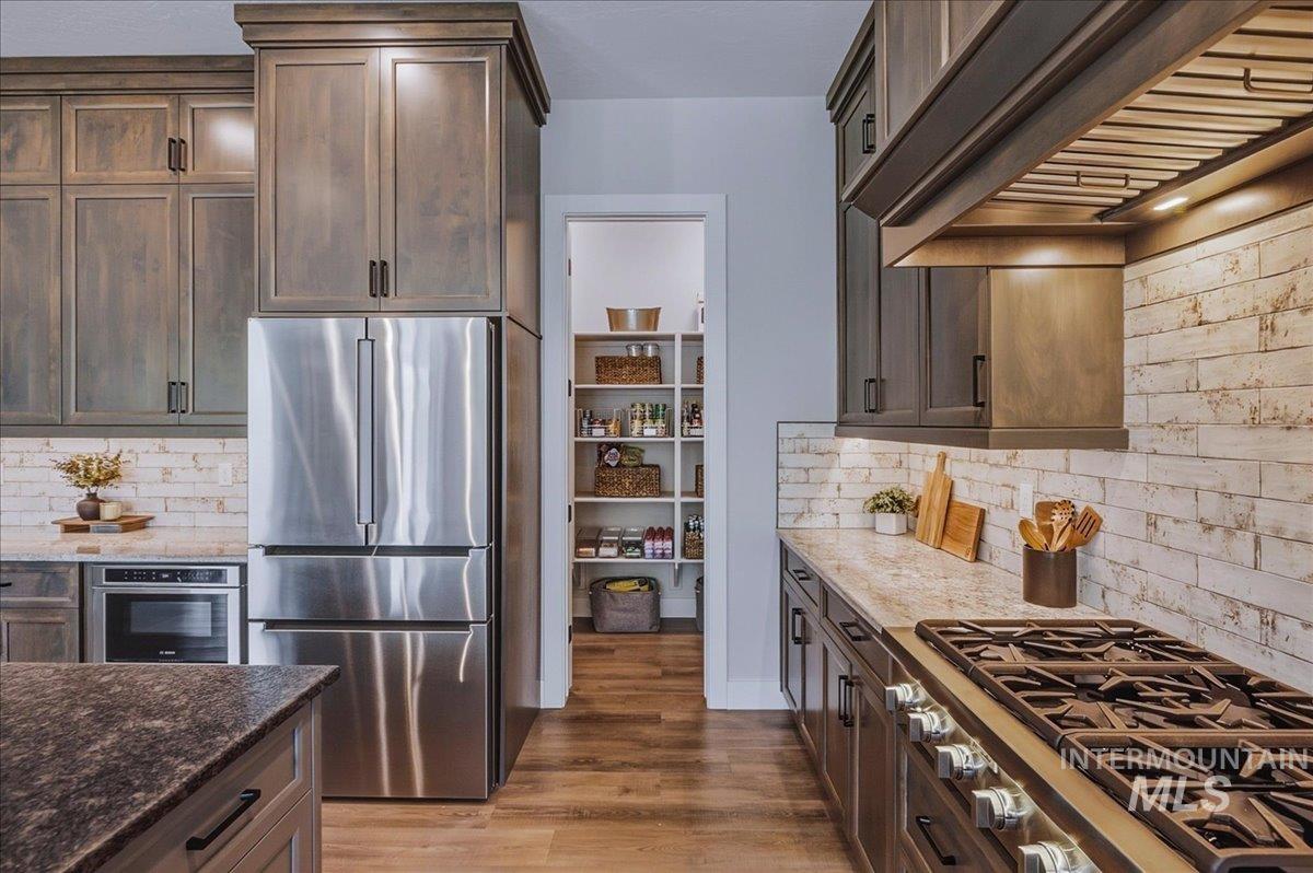 8033 W Sparks Lake Dr, Boise, Idaho 83714, 4 Bedrooms, 2.5 Bathrooms, Residential For Sale, Price $1,040,000,MLS 98983862