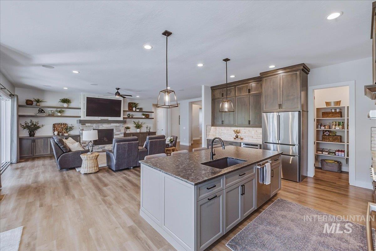 8033 W Sparks Lake Dr, Boise, Idaho 83714, 4 Bedrooms, 2.5 Bathrooms, Residential For Sale, Price $1,040,000,MLS 98983862