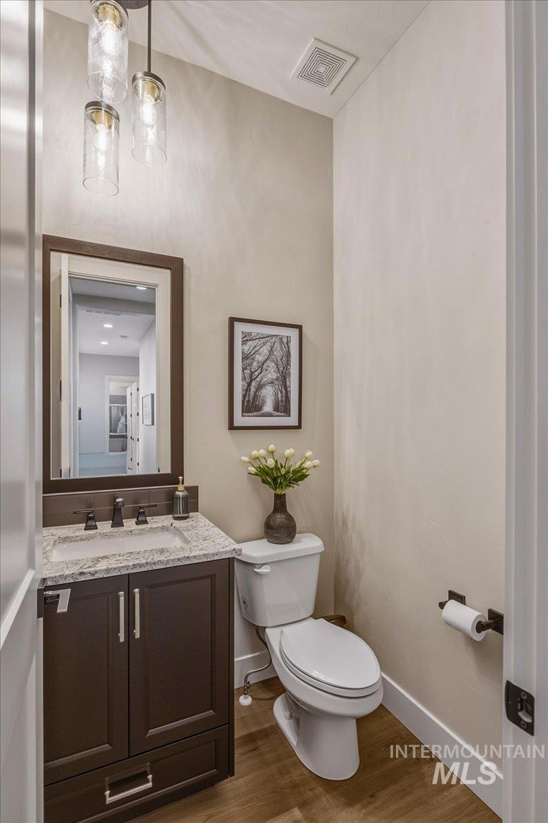 8033 W Sparks Lake Dr, Boise, Idaho 83714, 4 Bedrooms, 2.5 Bathrooms, Residential For Sale, Price $1,040,000,MLS 98983862