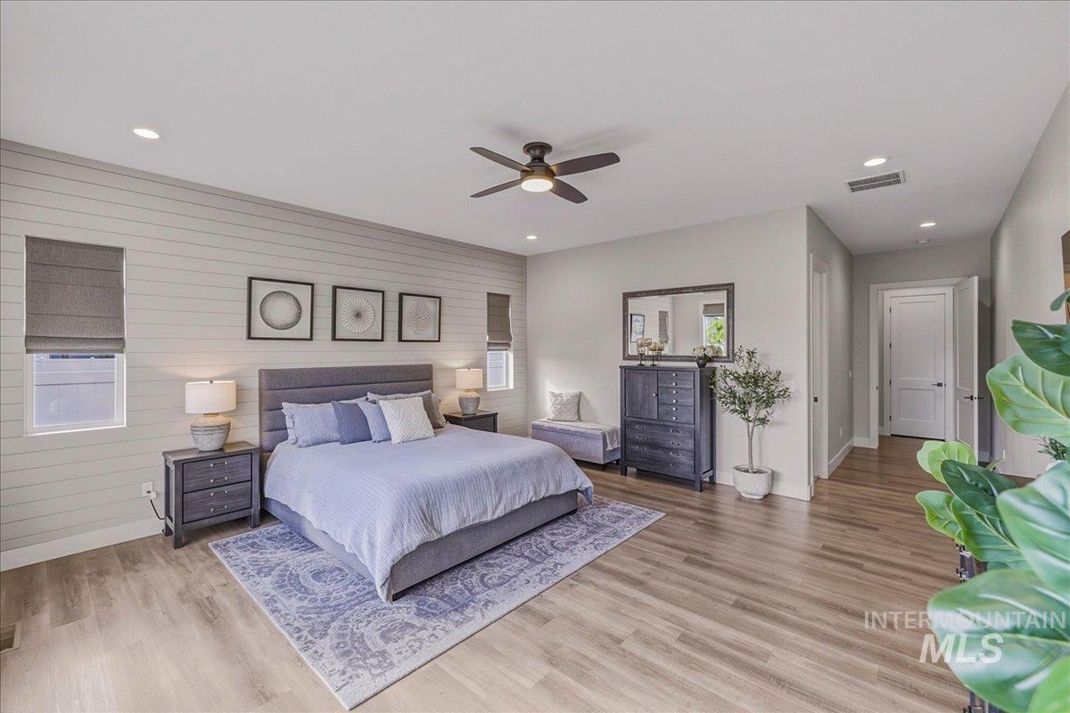 8033 W Sparks Lake Dr, Boise, Idaho 83714, 4 Bedrooms, 2.5 Bathrooms, Residential For Sale, Price $1,040,000,MLS 98983862