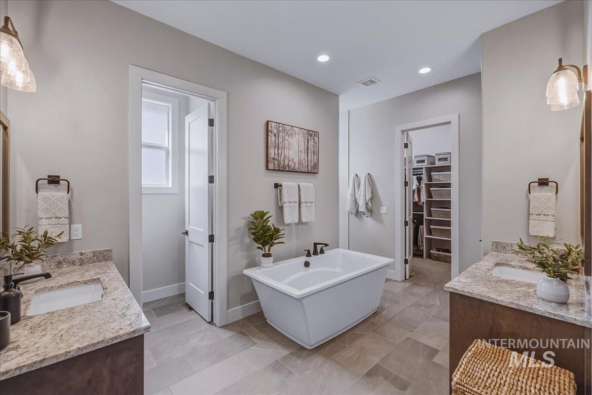 8033 W Sparks Lake Dr, Boise, Idaho 83714, 4 Bedrooms, 2.5 Bathrooms, Residential For Sale, Price $1,040,000,MLS 98983862