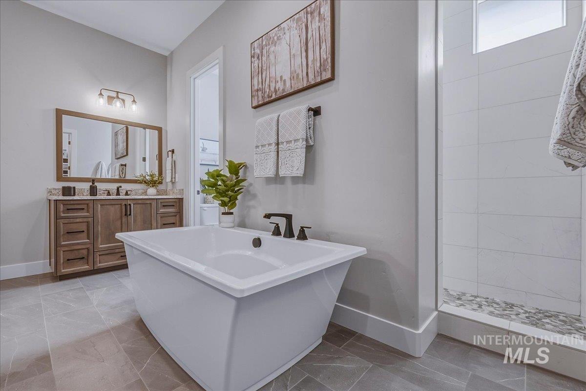 8033 W Sparks Lake Dr, Boise, Idaho 83714, 4 Bedrooms, 2.5 Bathrooms, Residential For Sale, Price $1,040,000,MLS 98983862