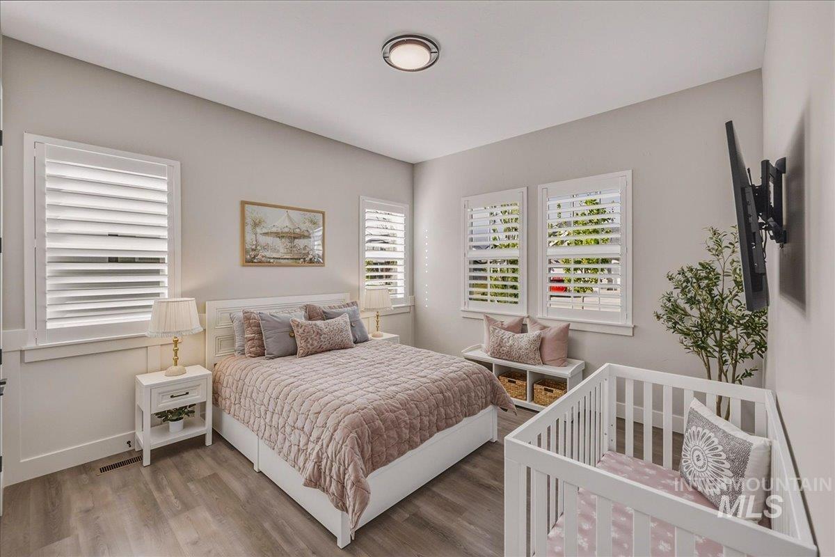 8033 W Sparks Lake Dr, Boise, Idaho 83714, 4 Bedrooms, 2.5 Bathrooms, Residential For Sale, Price $1,040,000,MLS 98983862