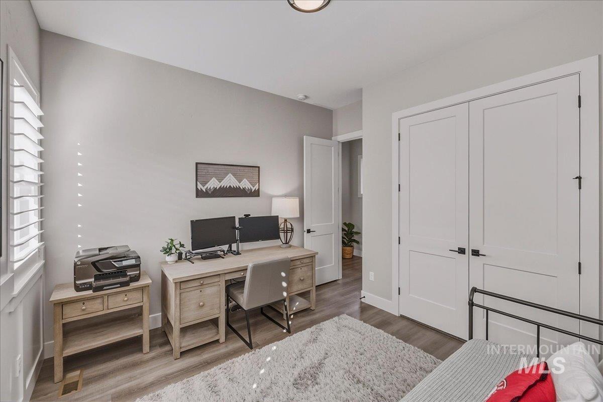 8033 W Sparks Lake Dr, Boise, Idaho 83714, 4 Bedrooms, 2.5 Bathrooms, Residential For Sale, Price $1,040,000,MLS 98983862