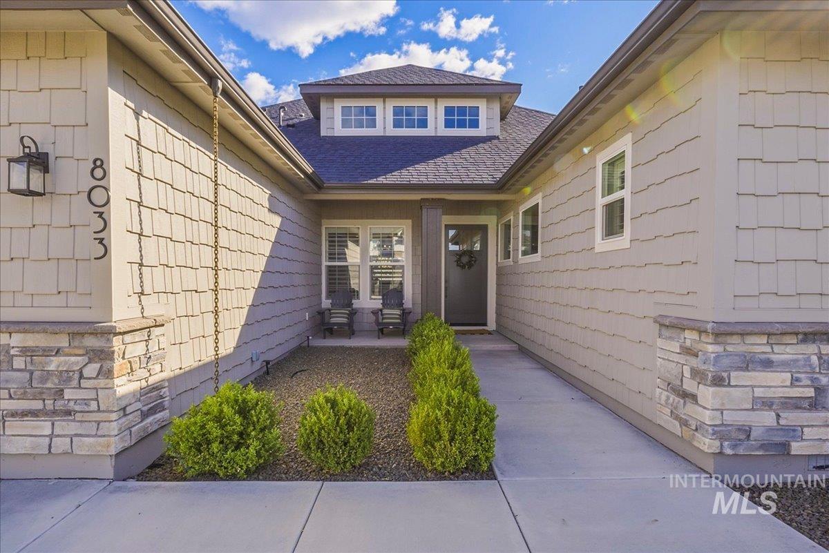 8033 W Sparks Lake Dr, Boise, Idaho 83714, 4 Bedrooms, 2.5 Bathrooms, Residential For Sale, Price $1,040,000,MLS 98983862