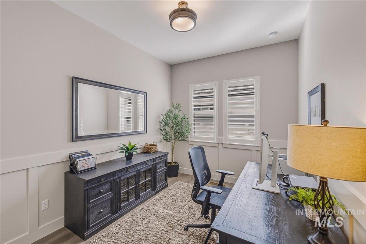 8033 W Sparks Lake Dr, Boise, Idaho 83714, 4 Bedrooms, 2.5 Bathrooms, Residential For Sale, Price $1,040,000,MLS 98983862