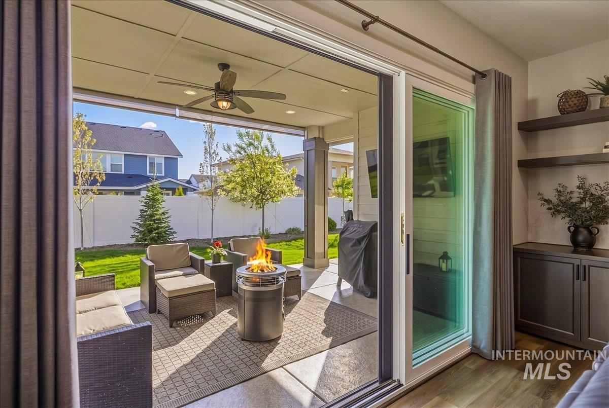 8033 W Sparks Lake Dr, Boise, Idaho 83714, 4 Bedrooms, 2.5 Bathrooms, Residential For Sale, Price $1,040,000,MLS 98983862