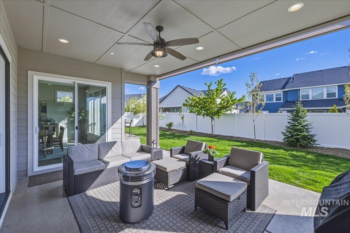 8033 W Sparks Lake Dr, Boise, Idaho 83714, 4 Bedrooms, 2.5 Bathrooms, Residential For Sale, Price $1,040,000,MLS 98983862