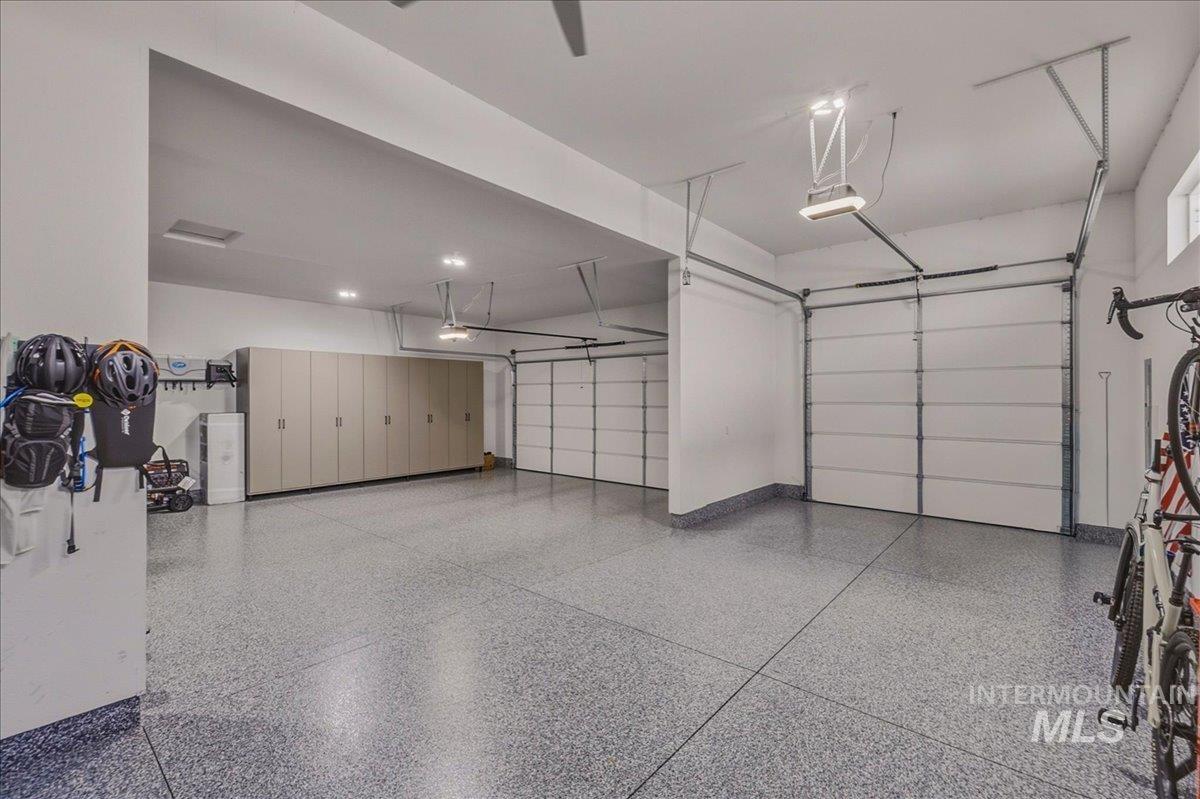 8033 W Sparks Lake Dr, Boise, Idaho 83714, 4 Bedrooms, 2.5 Bathrooms, Residential For Sale, Price $1,040,000,MLS 98983862