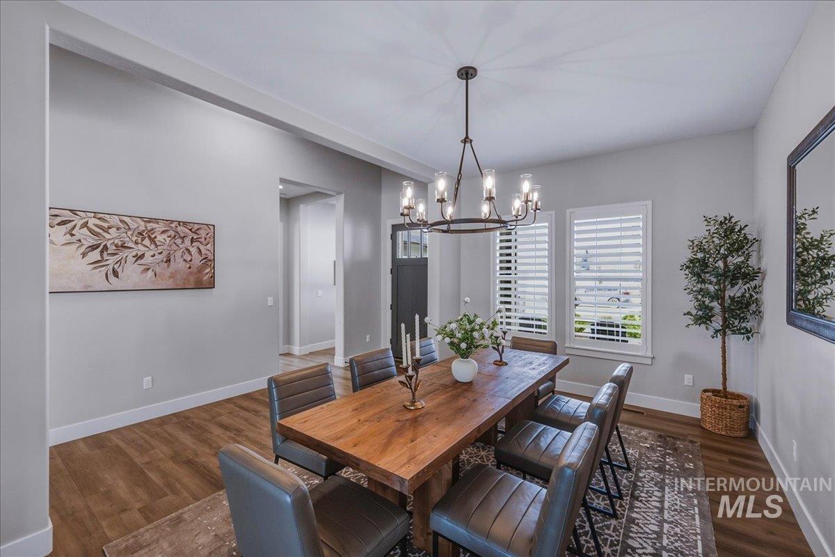 8033 W Sparks Lake Dr, Boise, Idaho 83714, 4 Bedrooms, 2.5 Bathrooms, Residential For Sale, Price $1,040,000,MLS 98983862