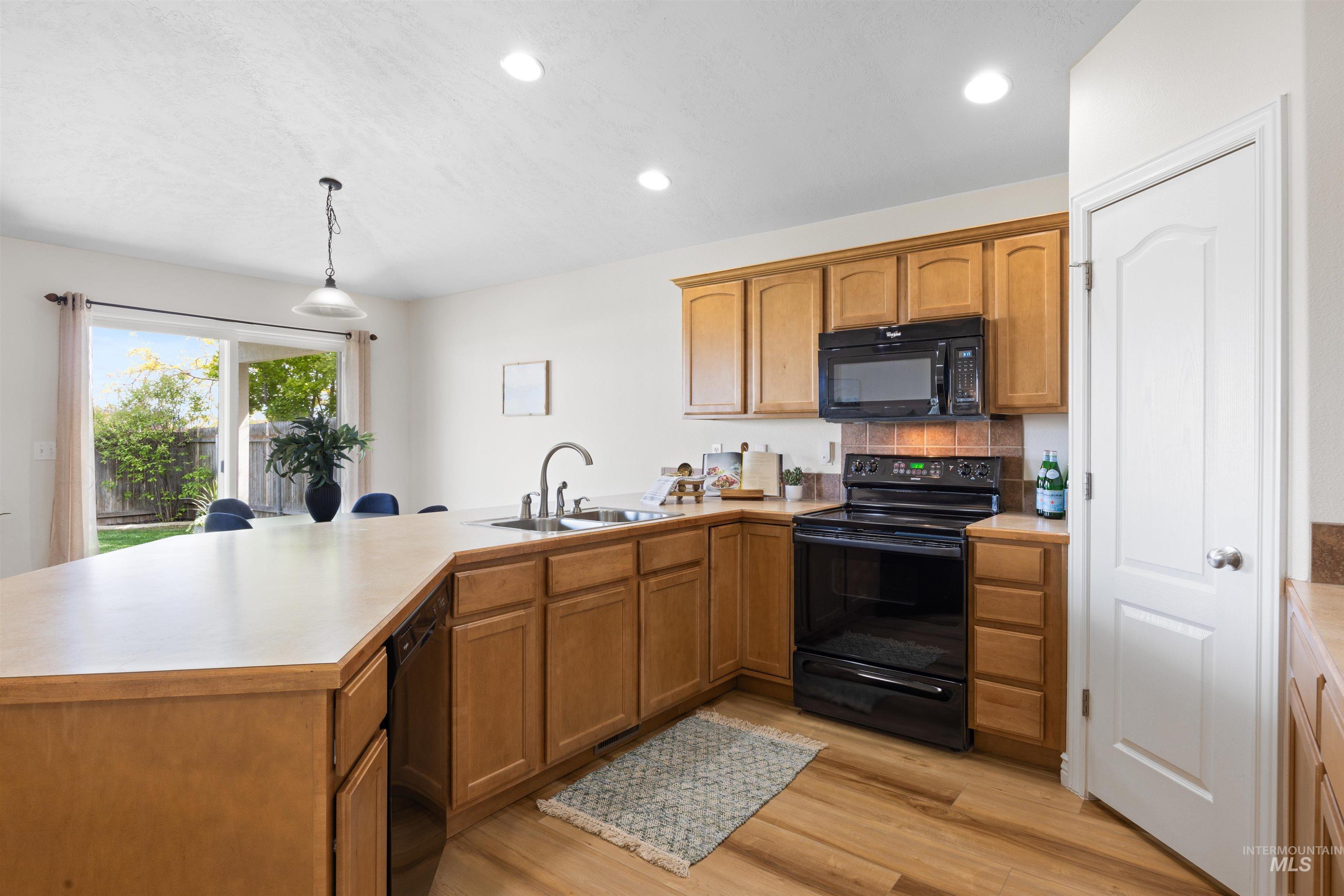 16899 N Darmady Loop, Nampa, Idaho 83586, 3 Bedrooms, 2 Bathrooms, Residential For Sale, Price $375,000, 98983863