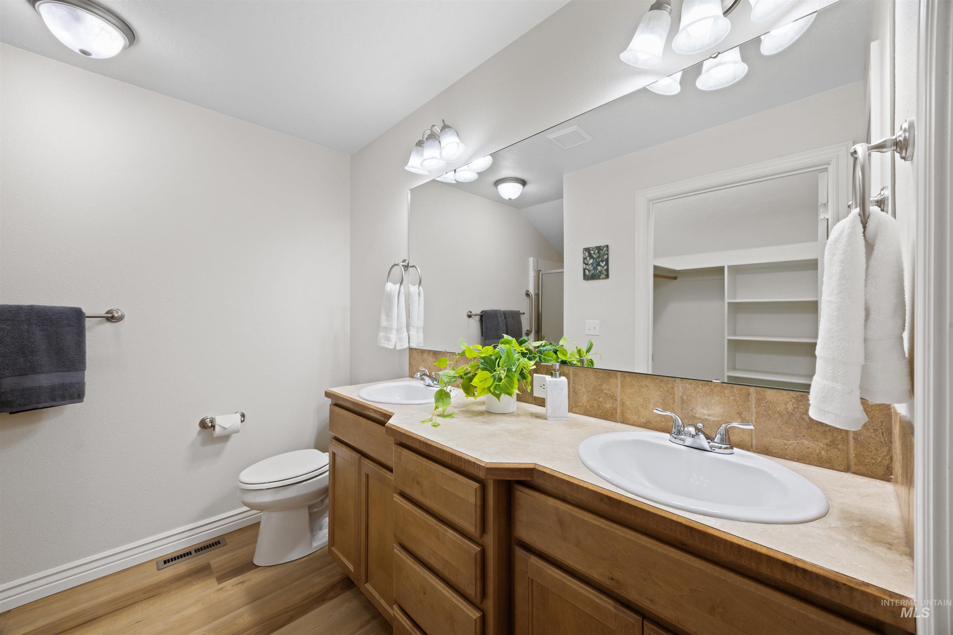 16899 N Darmady Loop, Nampa, Idaho 83586, 3 Bedrooms, 2 Bathrooms, Residential For Sale, Price $375,000, 98983863