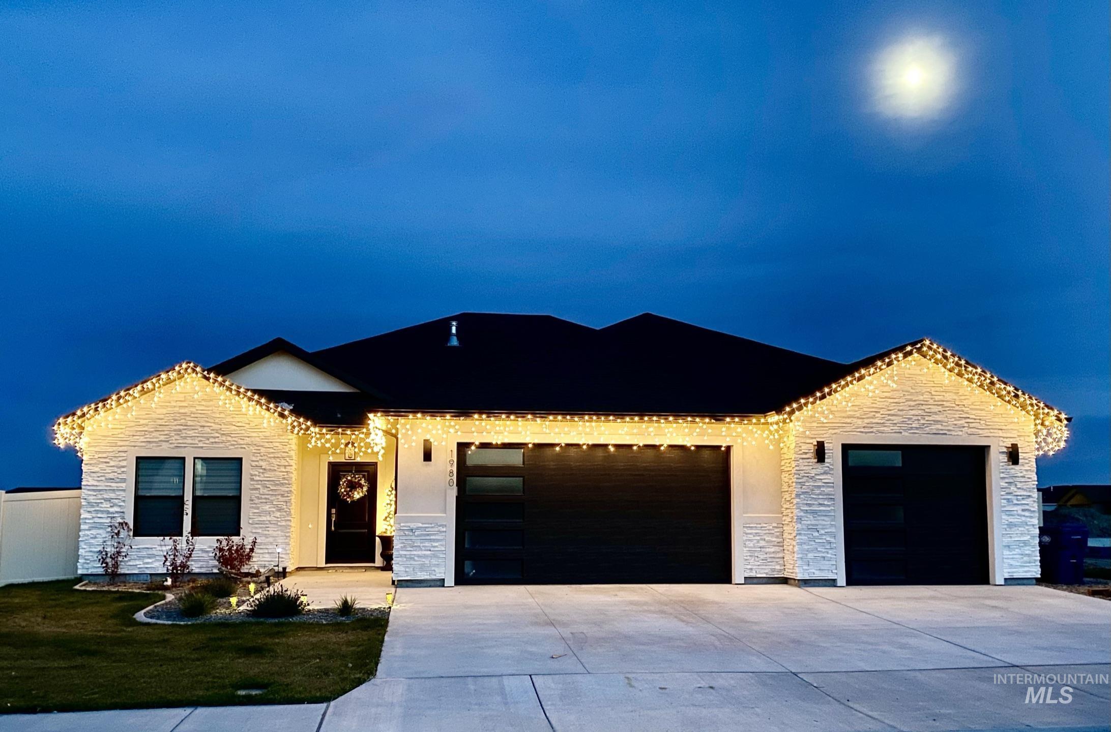 1980 Columbia Dr, Twin Falls, Idaho 83301, 4 Bedrooms, 2 Bathrooms, Residential For Sale, Price $534,900, 98983864