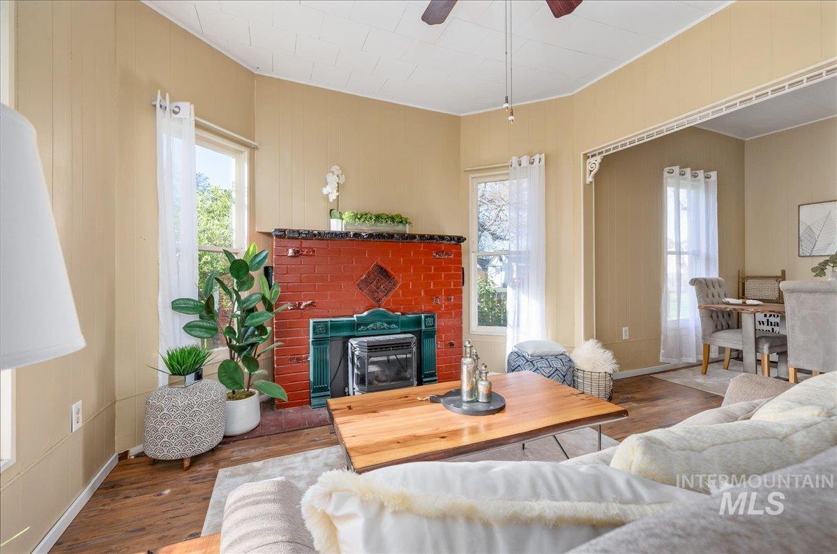 735 N 6th St, Payette, Idaho 83661, 2 Bedrooms, 1 Bathroom, Residential For Sale, Price $215,000, 98983865