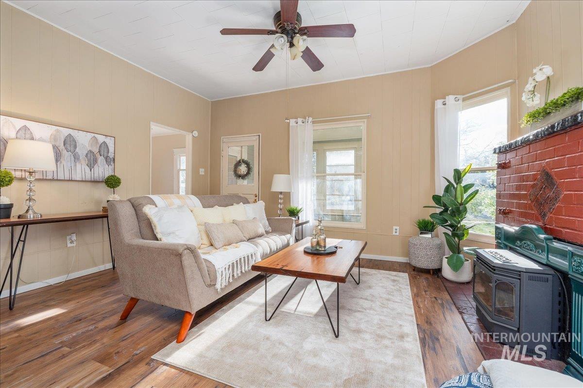 735 N 6th St, Payette, Idaho 83661, 2 Bedrooms, 1 Bathroom, Residential For Sale, Price $215,000, 98983865