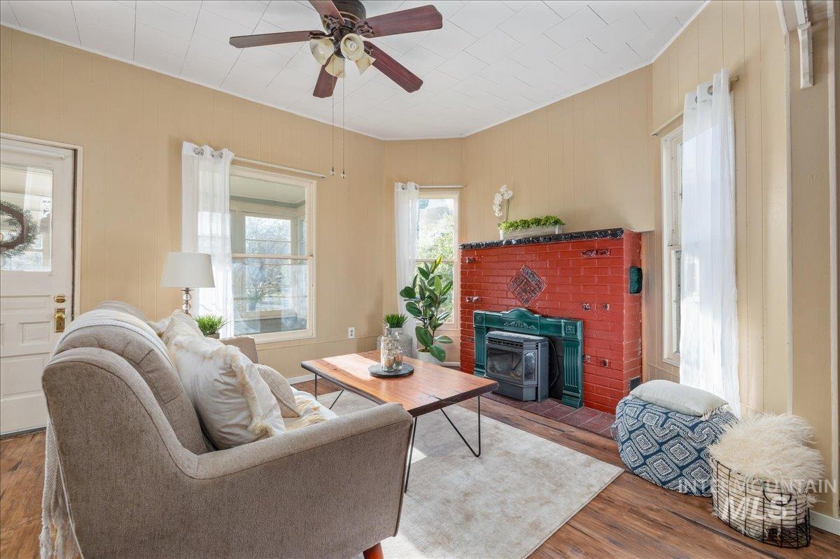 735 N 6th St, Payette, Idaho 83661, 2 Bedrooms, 1 Bathroom, Residential For Sale, Price $215,000, 98983865