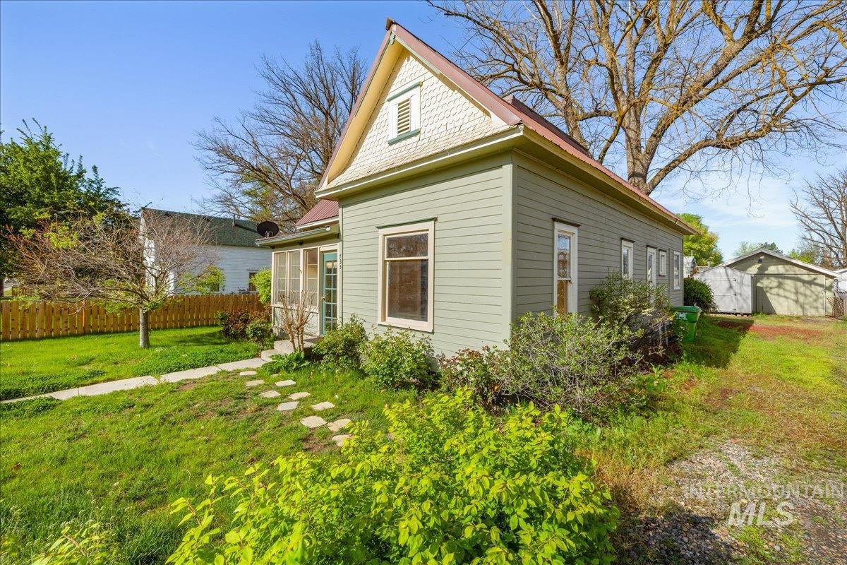 735 N 6th St, Payette, Idaho 83661, 2 Bedrooms, 1 Bathroom, Residential For Sale, Price $215,000, 98983865