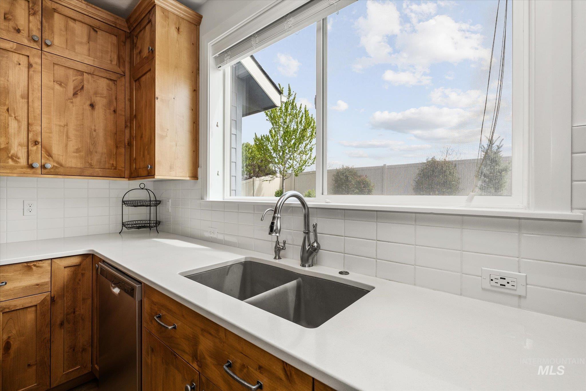 4888 N Predo Ave, Meridian, Idaho 83646, 3 Bedrooms, 2.5 Bathrooms, Residential For Sale, Price $599,900, 98983867