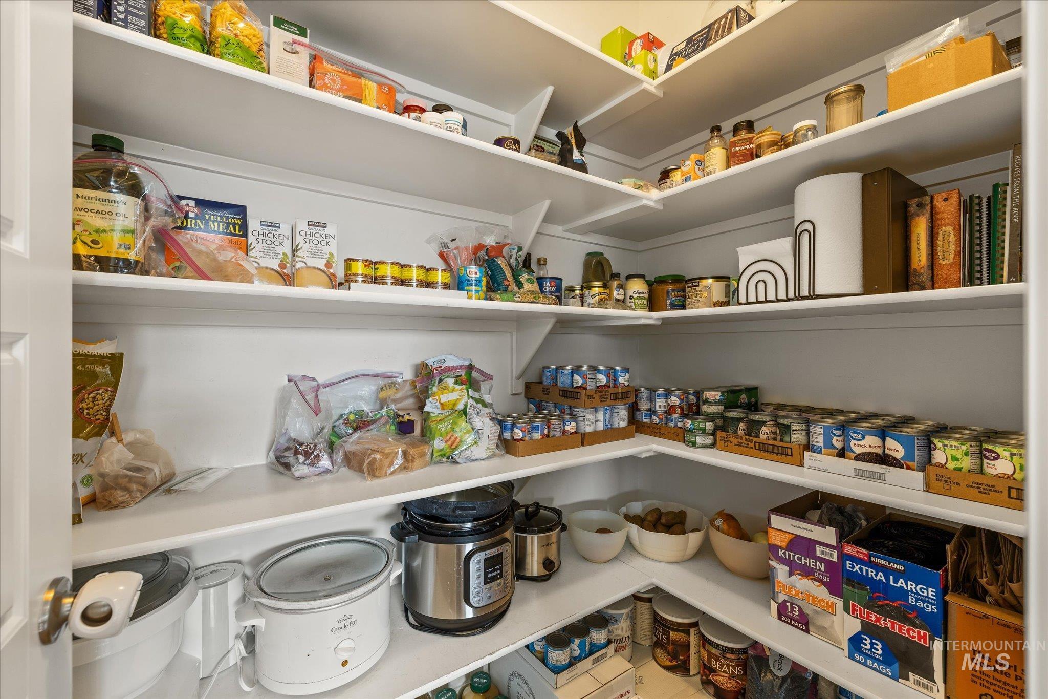 4888 N Predo Ave, Meridian, Idaho 83646, 3 Bedrooms, 2.5 Bathrooms, Residential For Sale, Price $599,900, 98983867