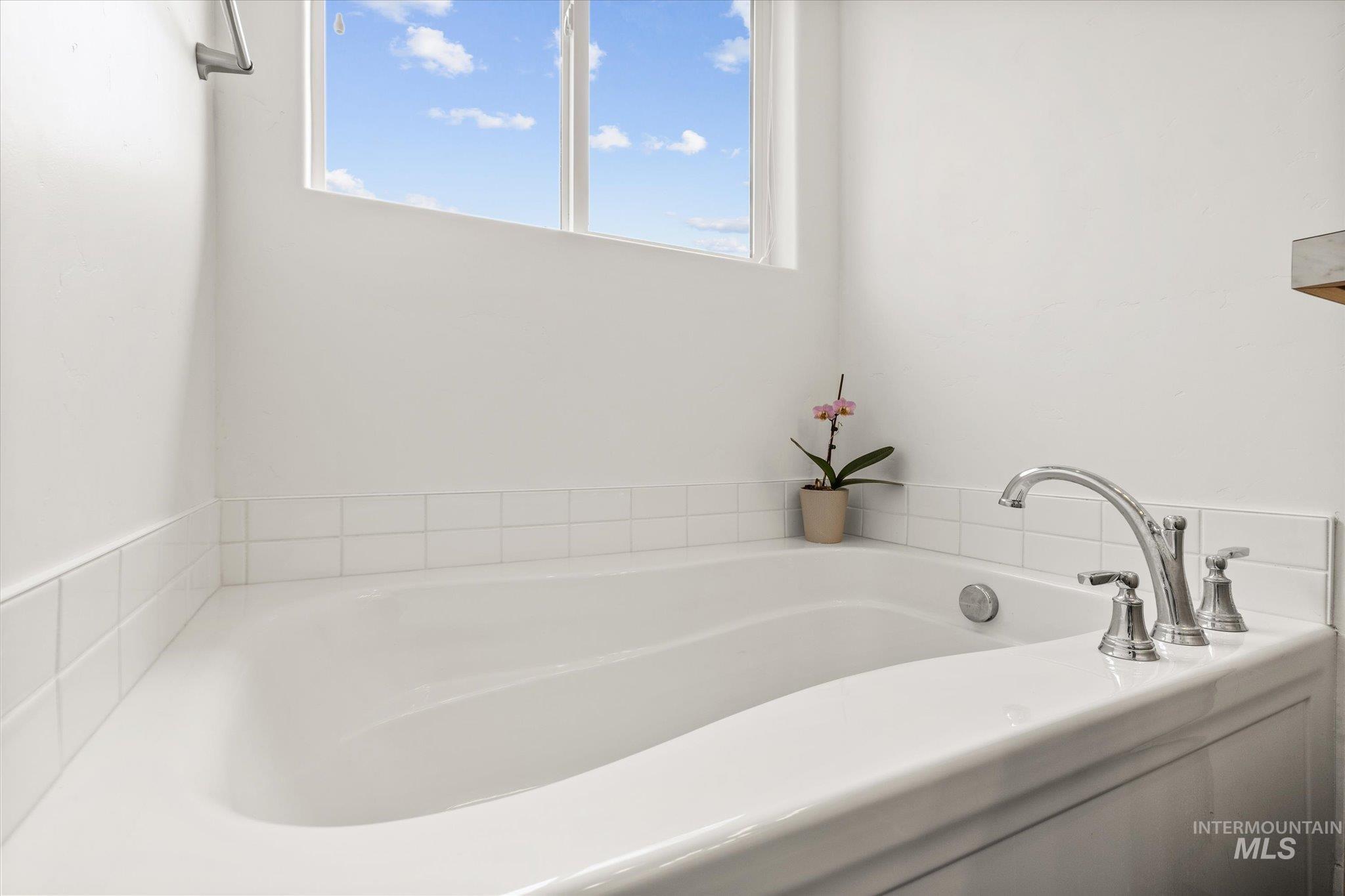 4888 N Predo Ave, Meridian, Idaho 83646, 3 Bedrooms, 2.5 Bathrooms, Residential For Sale, Price $599,900, 98983867