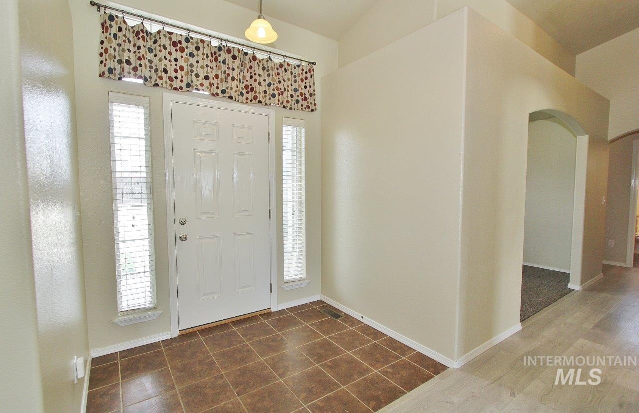 9138 S Red Delicious, Kuna, Idaho 83634, 4 Bedrooms, 3 Bathrooms, Residential For Sale, Price $509,000, 98983868