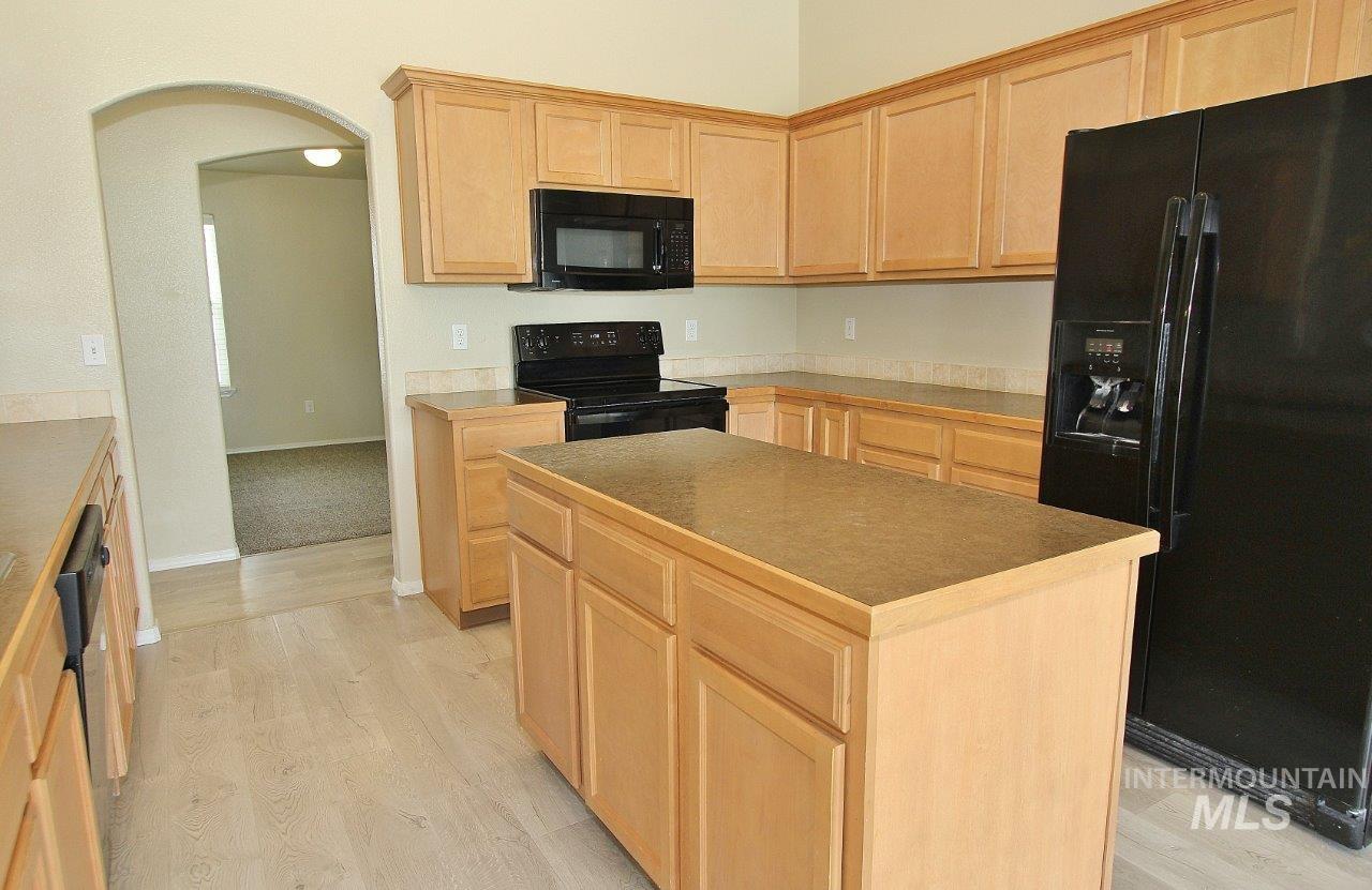 9138 S Red Delicious, Kuna, Idaho 83634, 4 Bedrooms, 3 Bathrooms, Residential For Sale, Price $509,000, 98983868