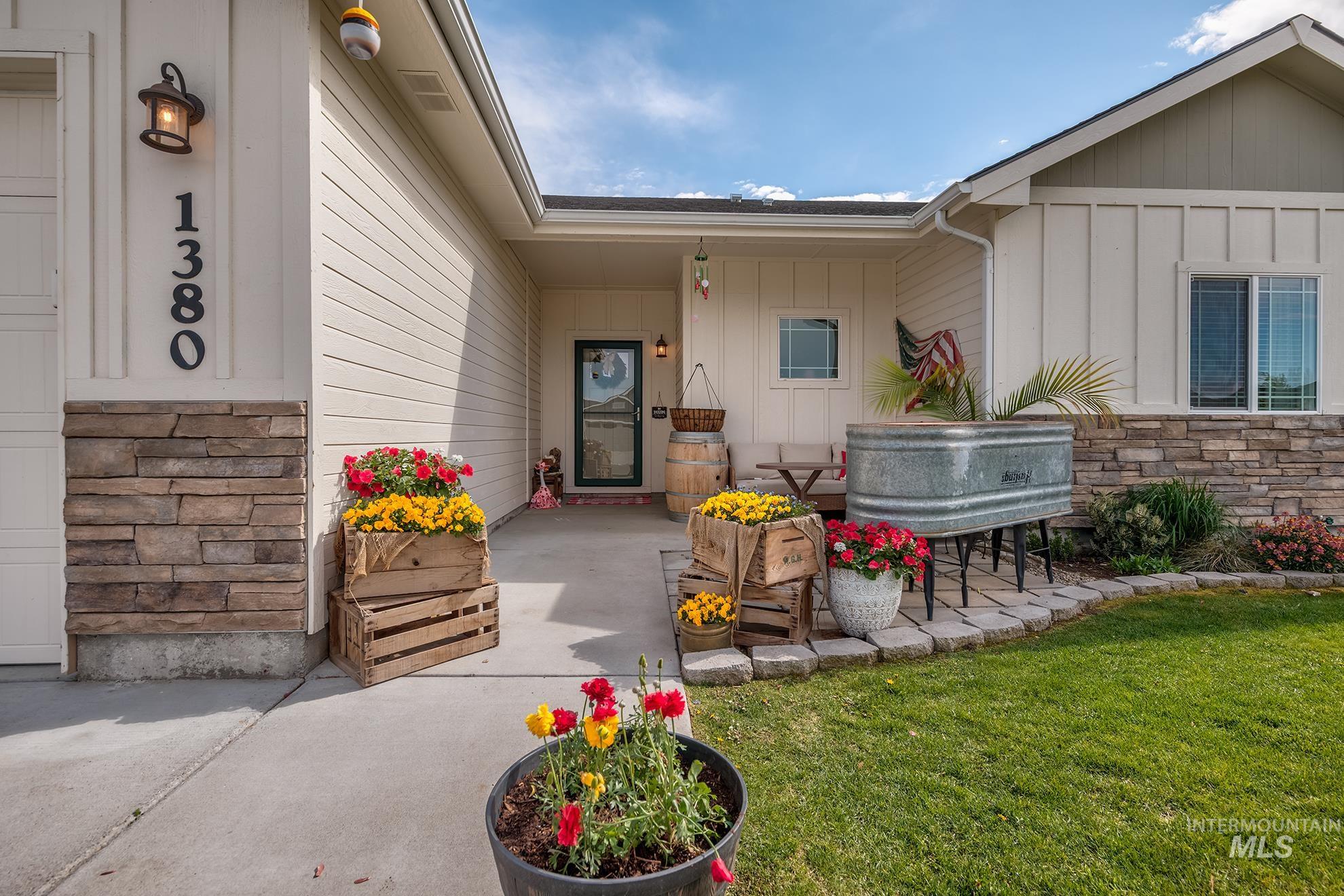 1380 Tamarack St, Fruitland, Idaho 83619, 3 Bedrooms, 2 Bathrooms, Residential For Sale, Price $380,000, 98983871