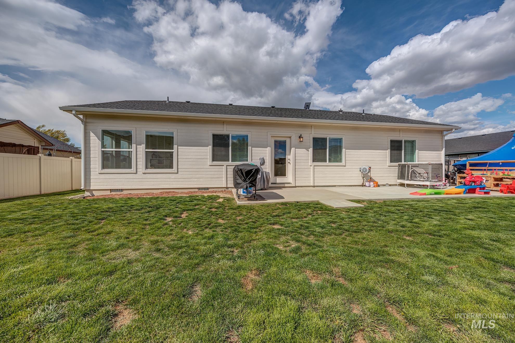 1380 Tamarack St, Fruitland, Idaho 83619, 3 Bedrooms, 2 Bathrooms, Residential For Sale, Price $380,000, 98983871
