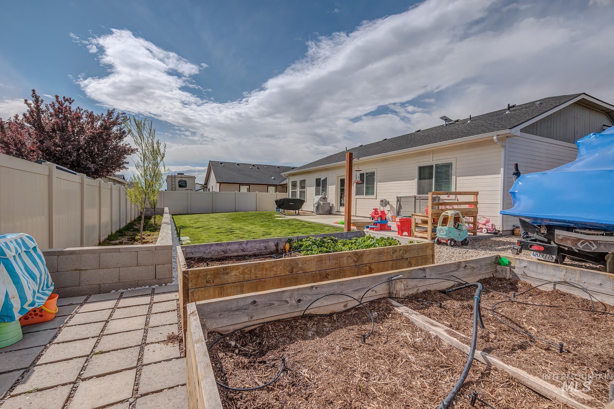 1380 Tamarack St, Fruitland, Idaho 83619, 3 Bedrooms, 2 Bathrooms, Residential For Sale, Price $380,000, 98983871