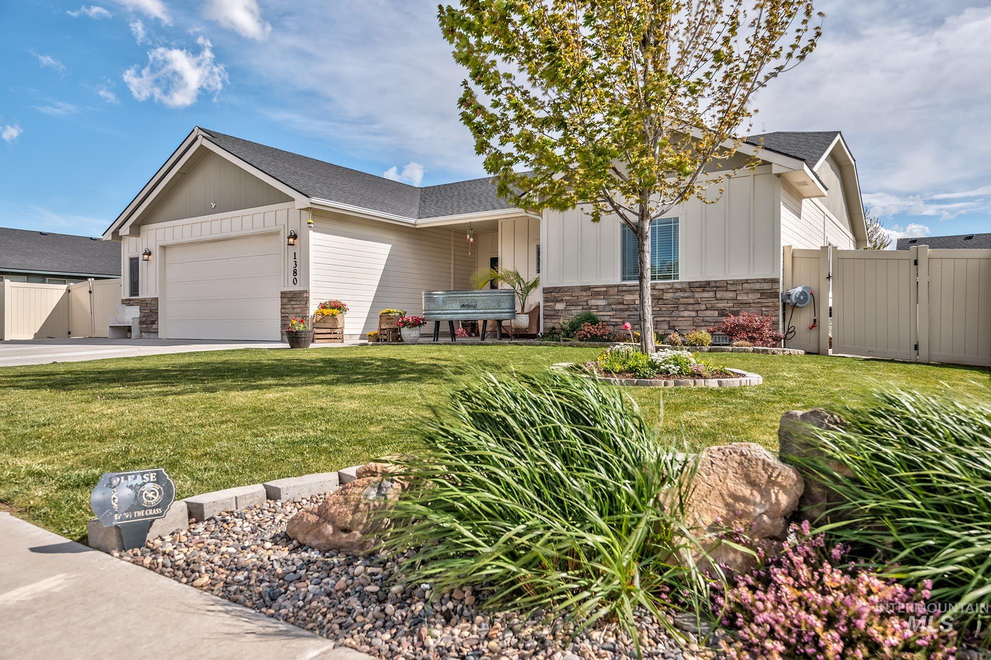 1380 Tamarack St, Fruitland, Idaho 83619, 3 Bedrooms, 2 Bathrooms, Residential For Sale, Price $380,000, 98983871